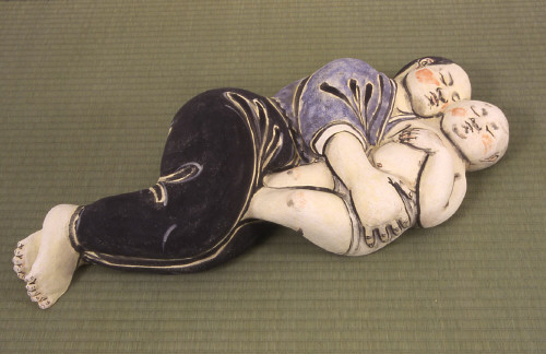 Artist: Akio Takamori, Title: Sleeping Mother and Child, 2003 - click for larger image
