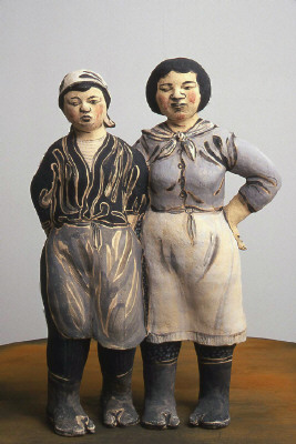 Artist: Akio Takamori, Title: Workers, 2001 - click for larger image