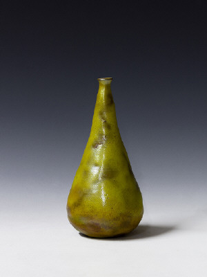 Artist: Beatrice Wood, Title: Yellow Gold Lustre Bottle, c. 1960  - click for larger image