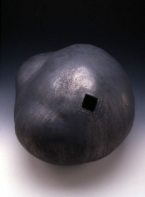 Artist: Gordon Baldwin, Title: Vessel from an Enigmatic Form, 2003  - click for larger image