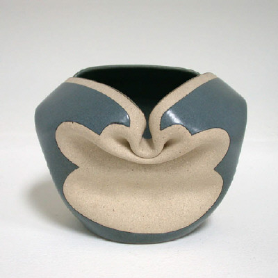 Artist: Gustavo Prez, Title: Vase (05-5), 2005 - click for larger image