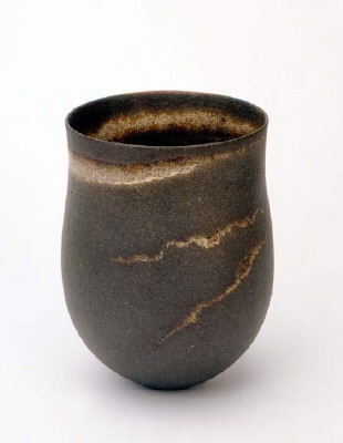Artist: Jennifer Lee, Title: Dark peat pot, three granite traces, 2003 - click for larger image