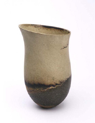 Artist: Jennifer Lee, Title: Rust flashed pot, burnt halos, peat base, tilted rim, 2004 - click for larger image
