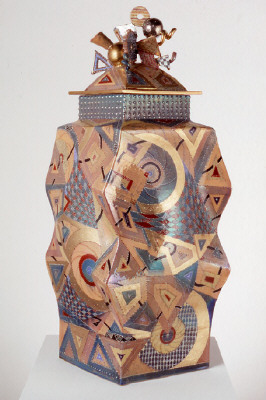 Artist: Ralph Bacerra, Title: Untitled Lidded Vessel, 2001 - click for larger image
